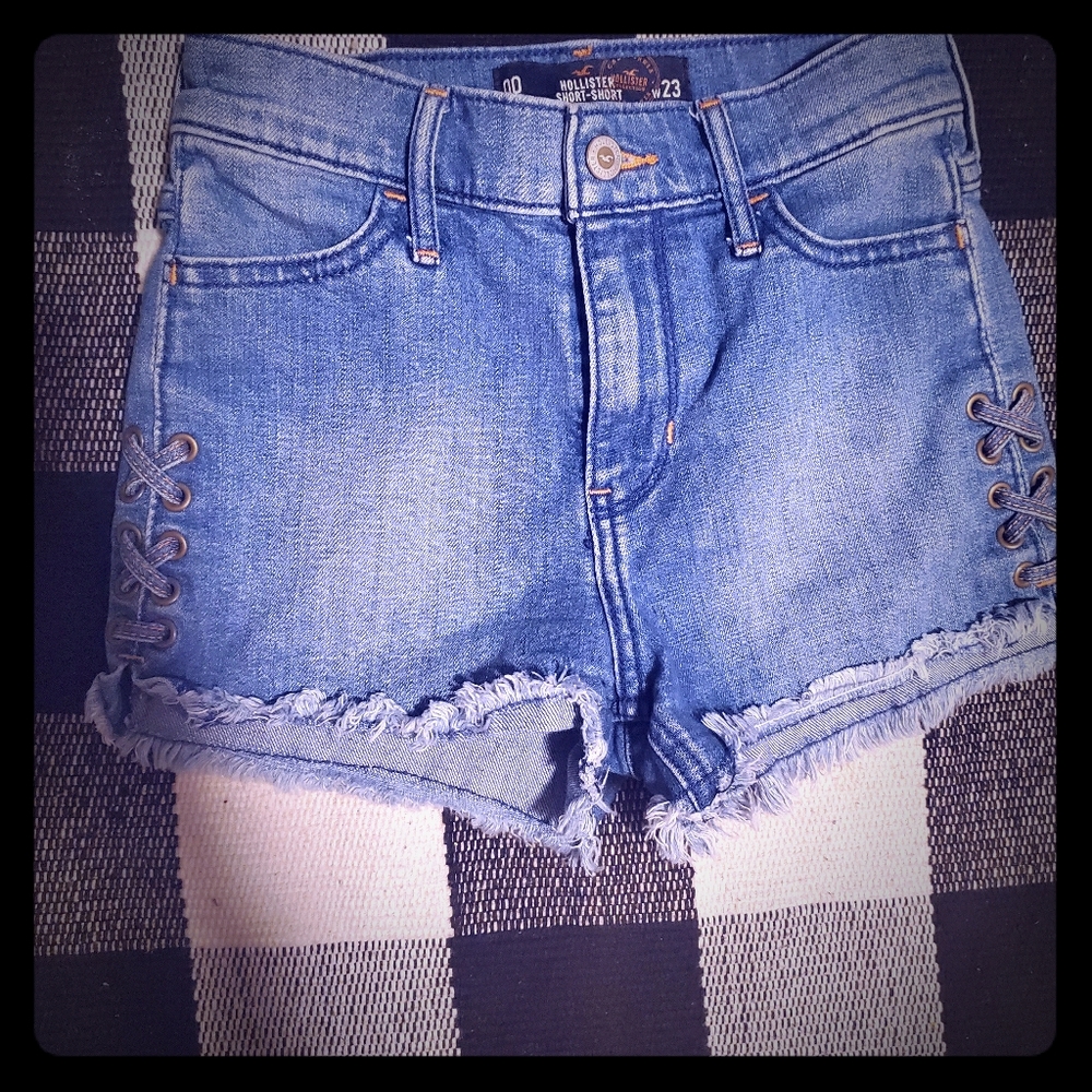 Hollister short shorts high-rise